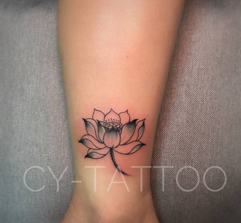 原创作品，羽毛为遮盖纹身图片_传统国画植物动物原创成品背部肩部腿部手臂纹身图案