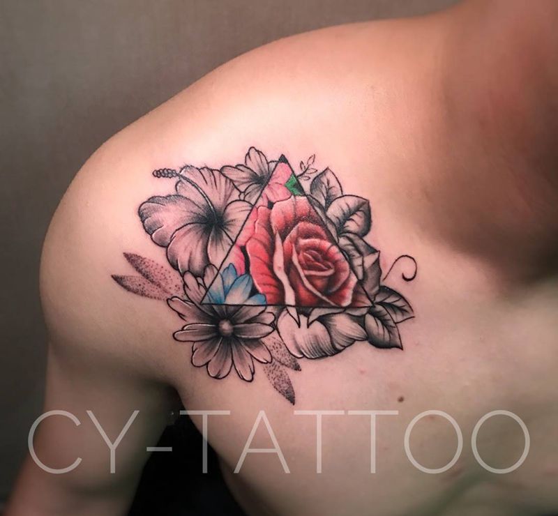 肩花纹身图片_几何植物欧美传统写实清新手臂成品肩部腿部纹身图案