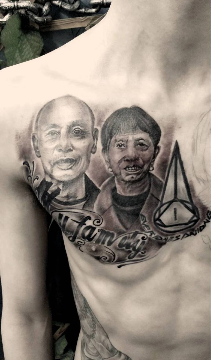 人物肖像纹身图片_胸部欧美写实纹身图案