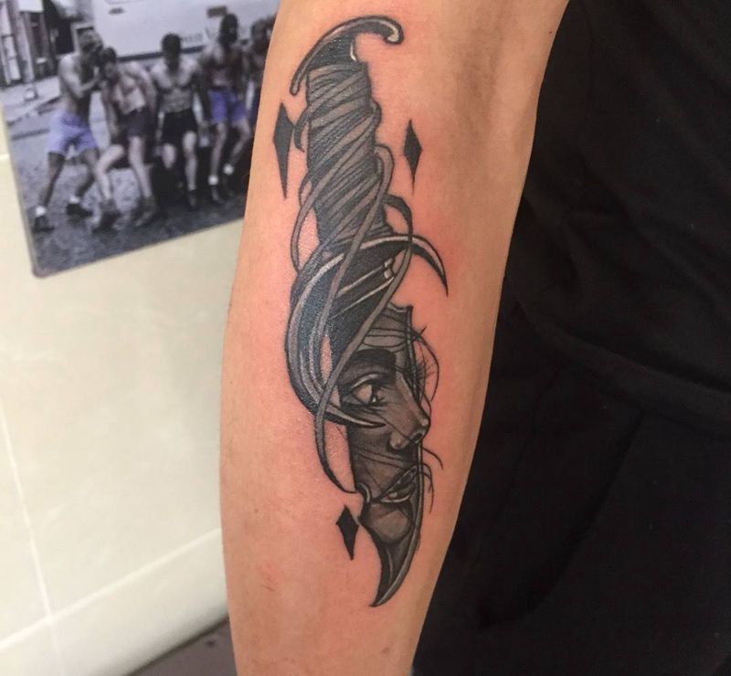 人脸匕首纹身图片