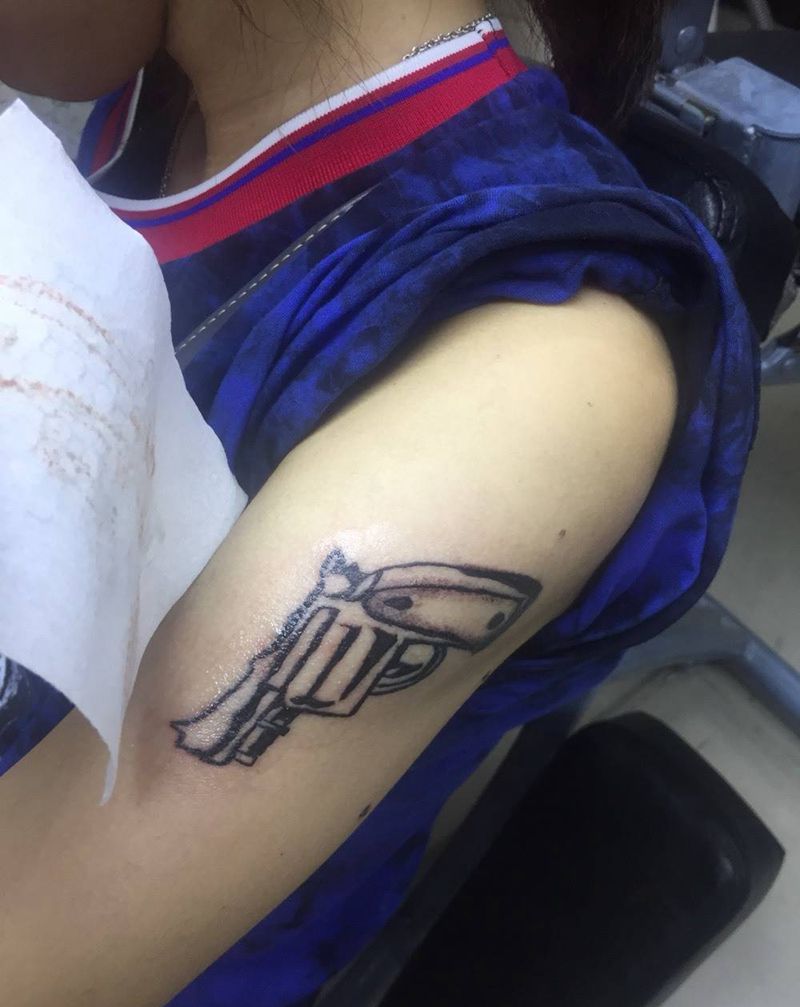小手枪纹身图片
