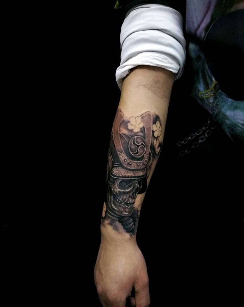 未完成的骷髅甲胄纹身图片_肩部背部手臂腿部欧美传统写实人物鬼神成品纹身图案