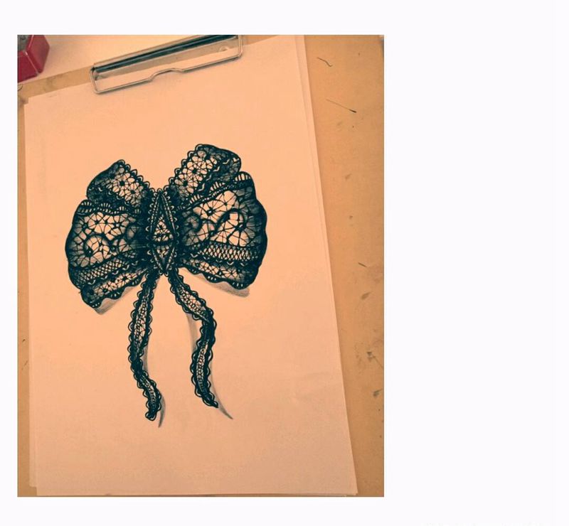 蕾丝蝴蝶结原创手稿纹身图片_腰部背部欧美清新写实静物原创成品手稿插画纹身图案
