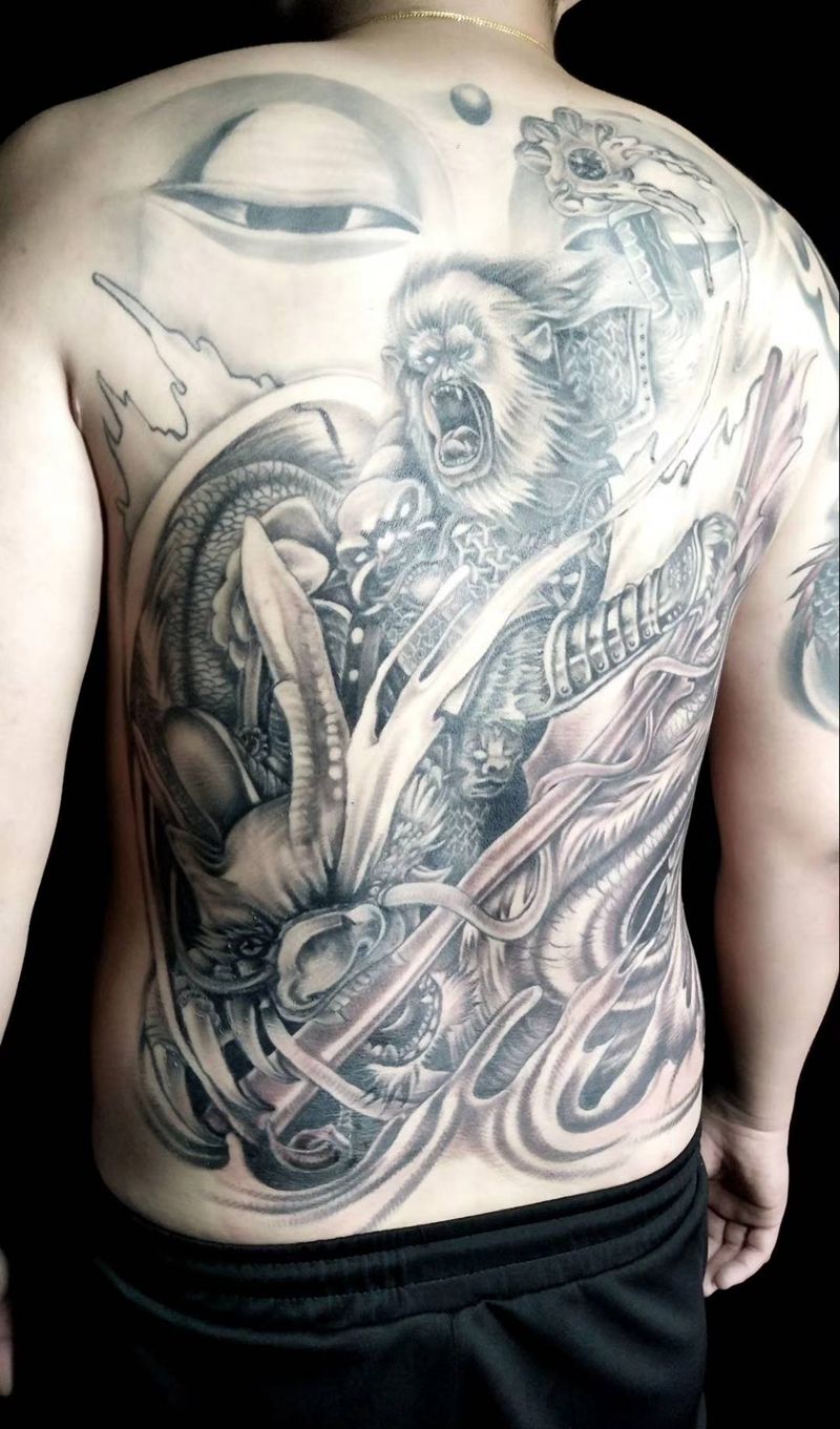 。纹身图片_背部新传统纹身图案