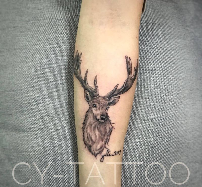 精致写实小鹿纹身图片_动物欧美人物清新传统写实成品手臂腿部插画纹身图案