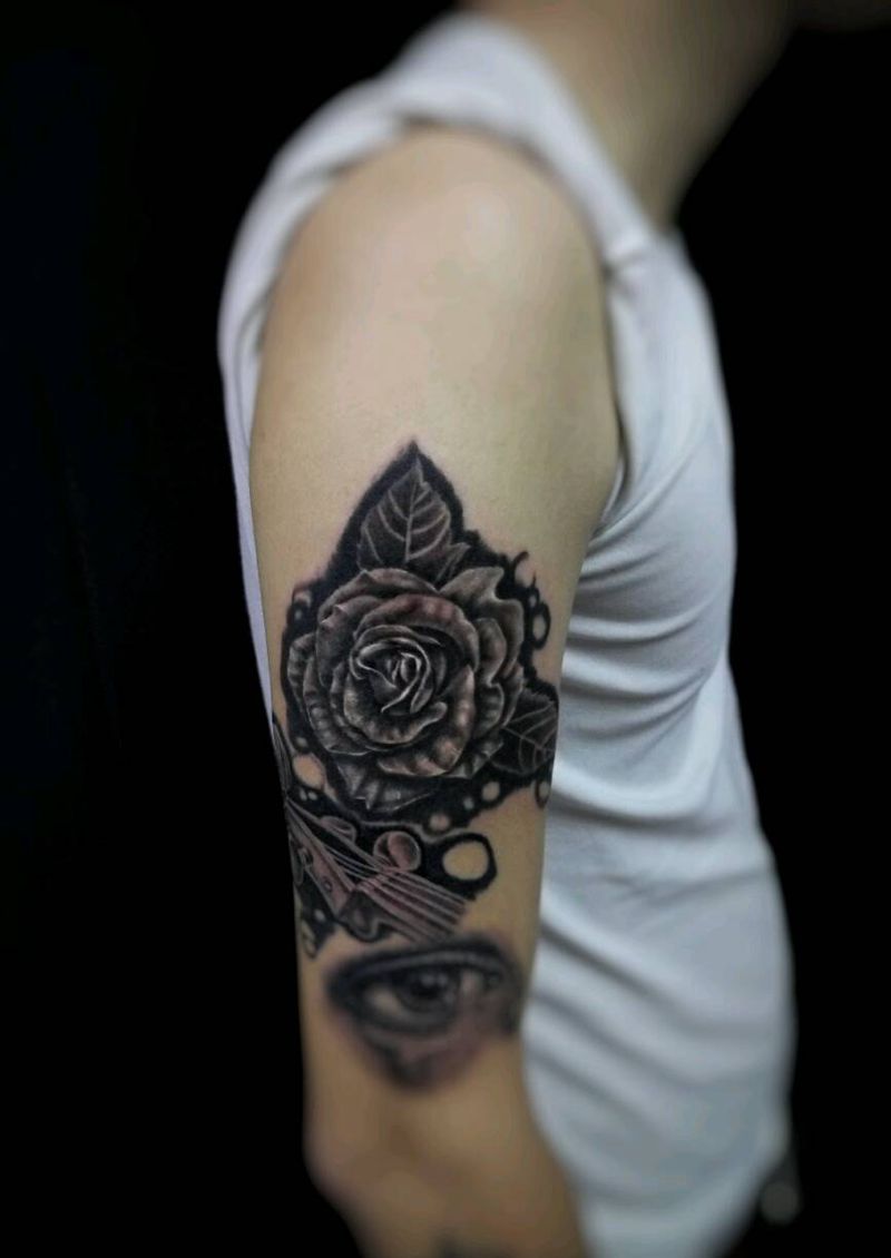 玫瑰花纹身图片_手臂欧美写实植物原创成品纹身图案