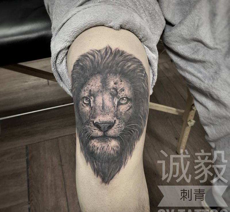 膝盖狮子纹身图片
