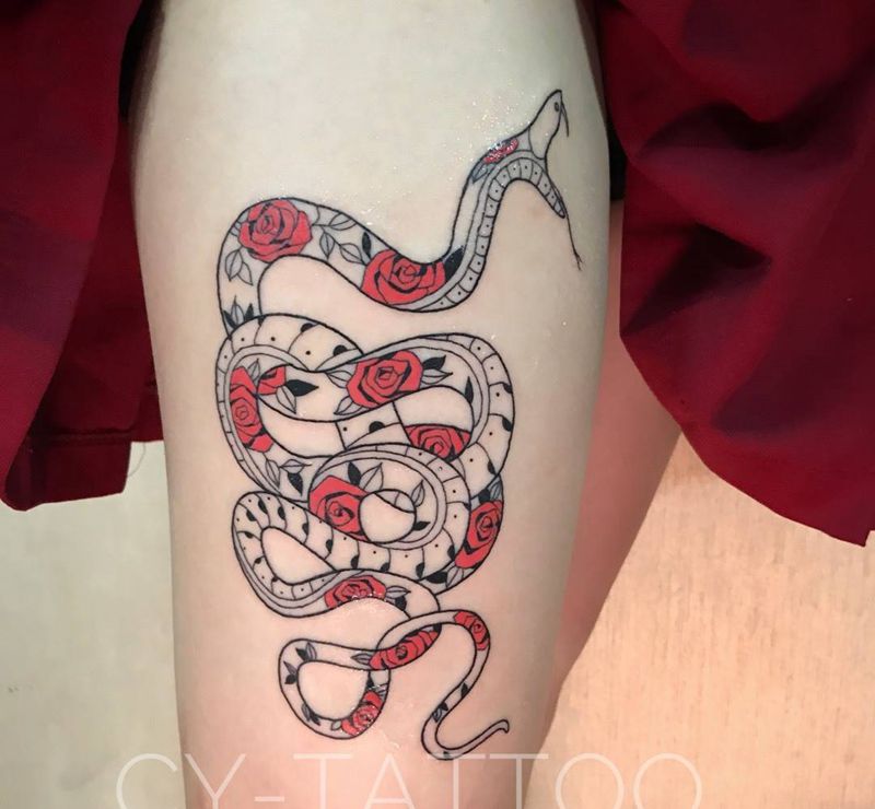 美女蛇纹身图片_腿部手部水彩New School纹身图案