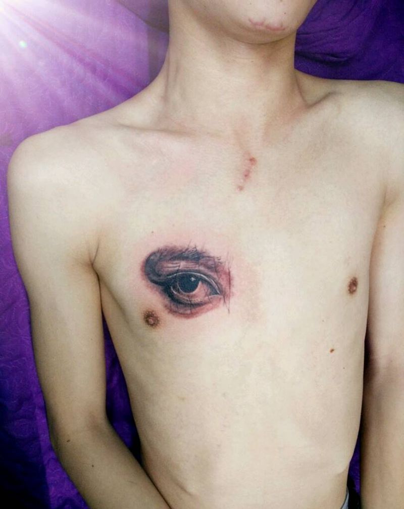 客人女朋友的眼睛纹身图片