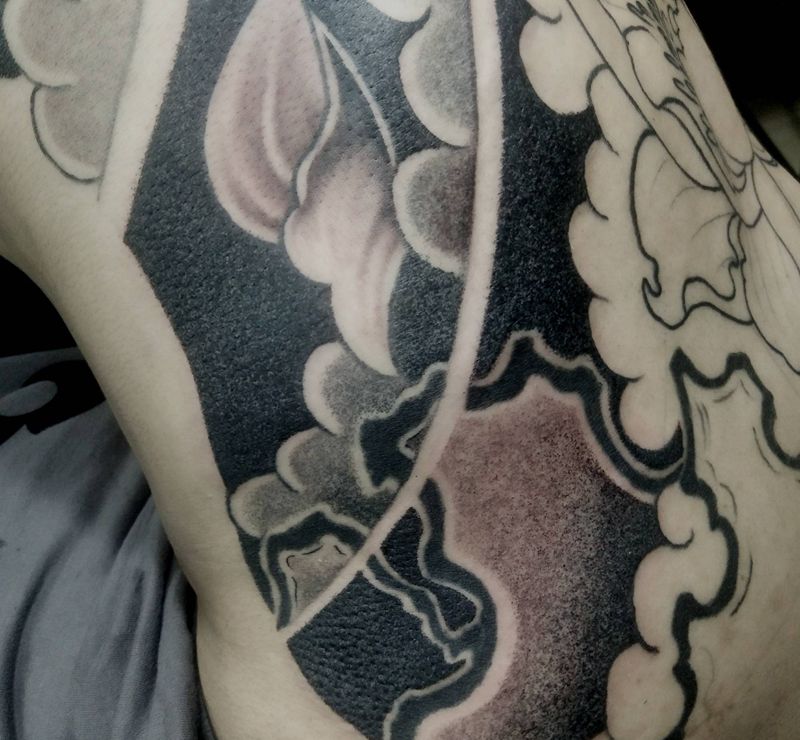 修改纹身图片_背部老传统纹身图案