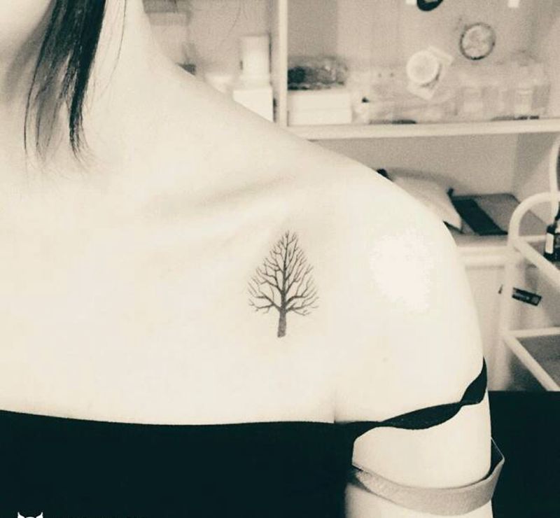 小树纹身纹身图片_肩部胸部欧美清新几何字符植物原创成品纹身图案