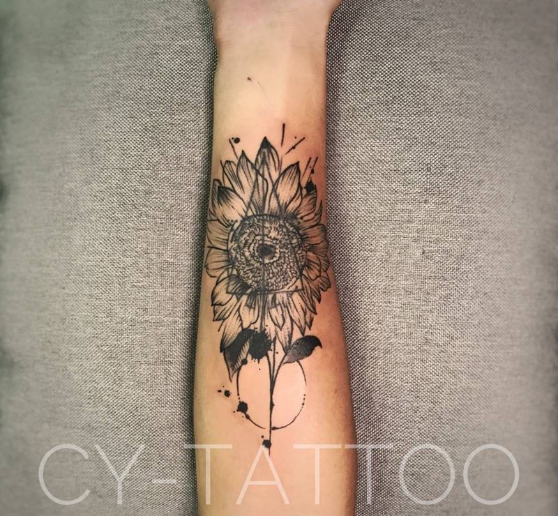 向日葵遮盖修改纹身图片_几何原创植物欧美清新写实手臂成品腿部纹身图案