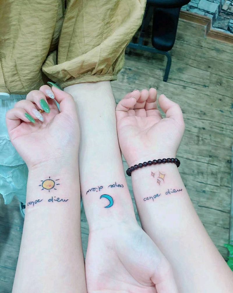 闺蜜纹身纹身图片_手部小清新纹身图案