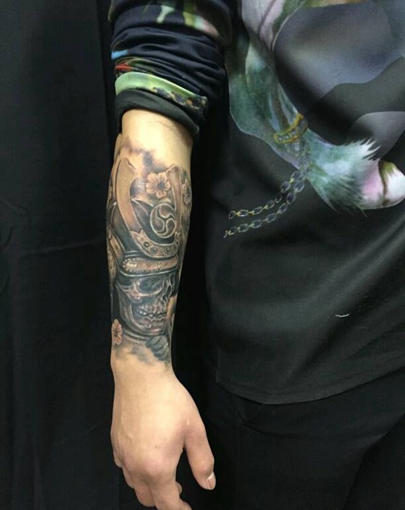 手机直接拍摄，无PS纹身图片_欧美传统写实人物鬼神成品纹身图案