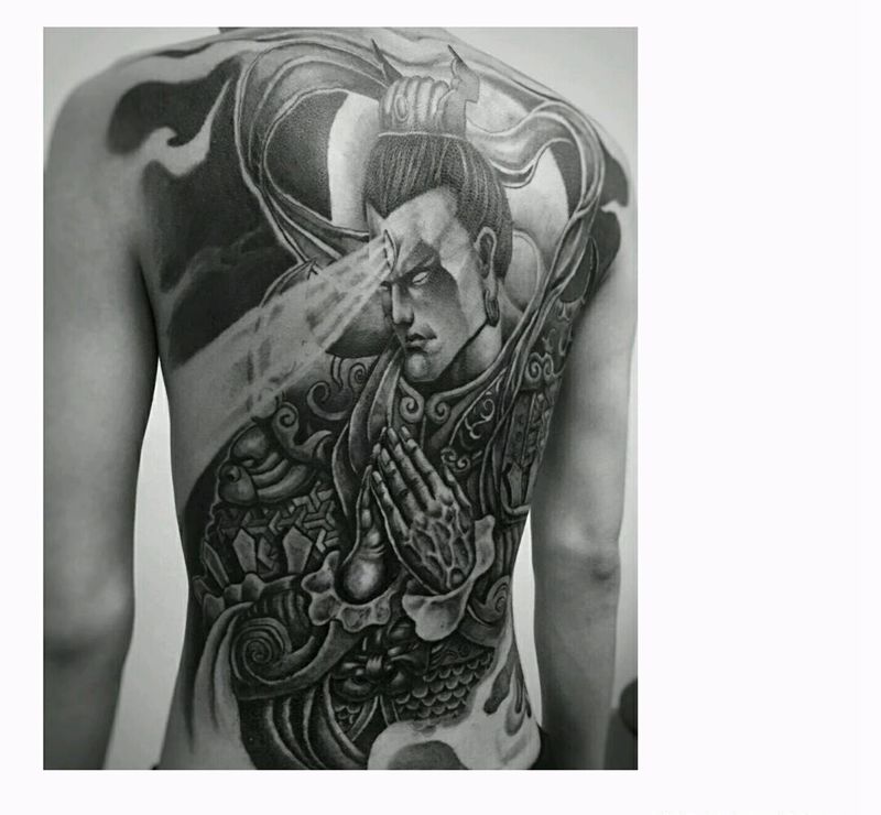 满背二郎神纹身图片_背部传统肖像写实人物鬼神成品纹身图案