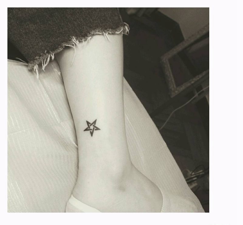 小清新纹身图片_颈部手臂腿部欧美清新几何字符成品纹身图案