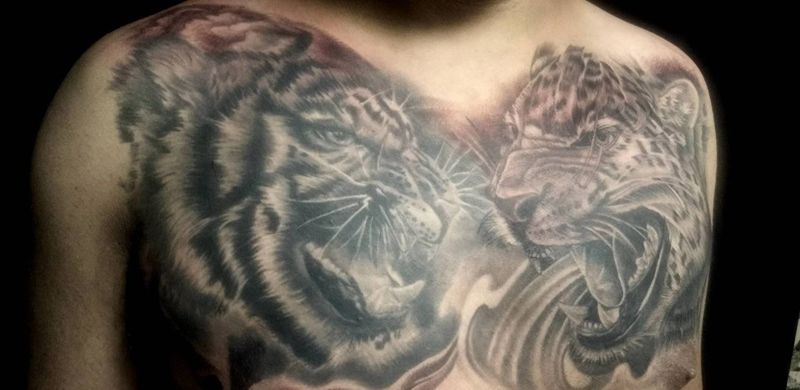 。纹身图片_胸部欧美写实纹身图案