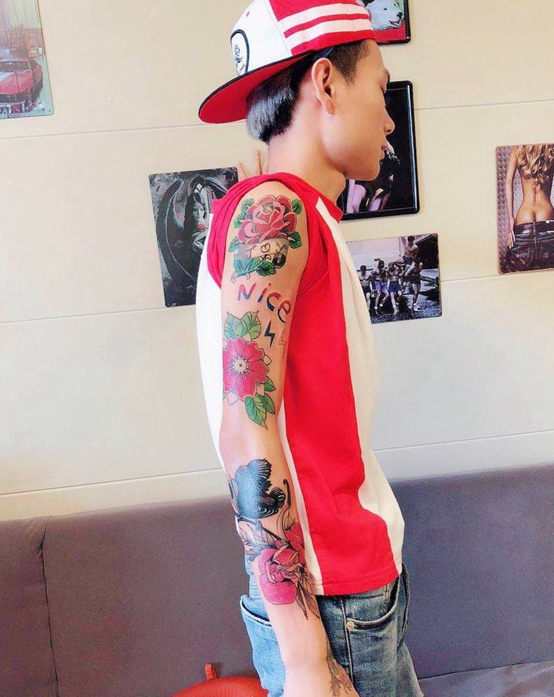 Old school小花纹身图片