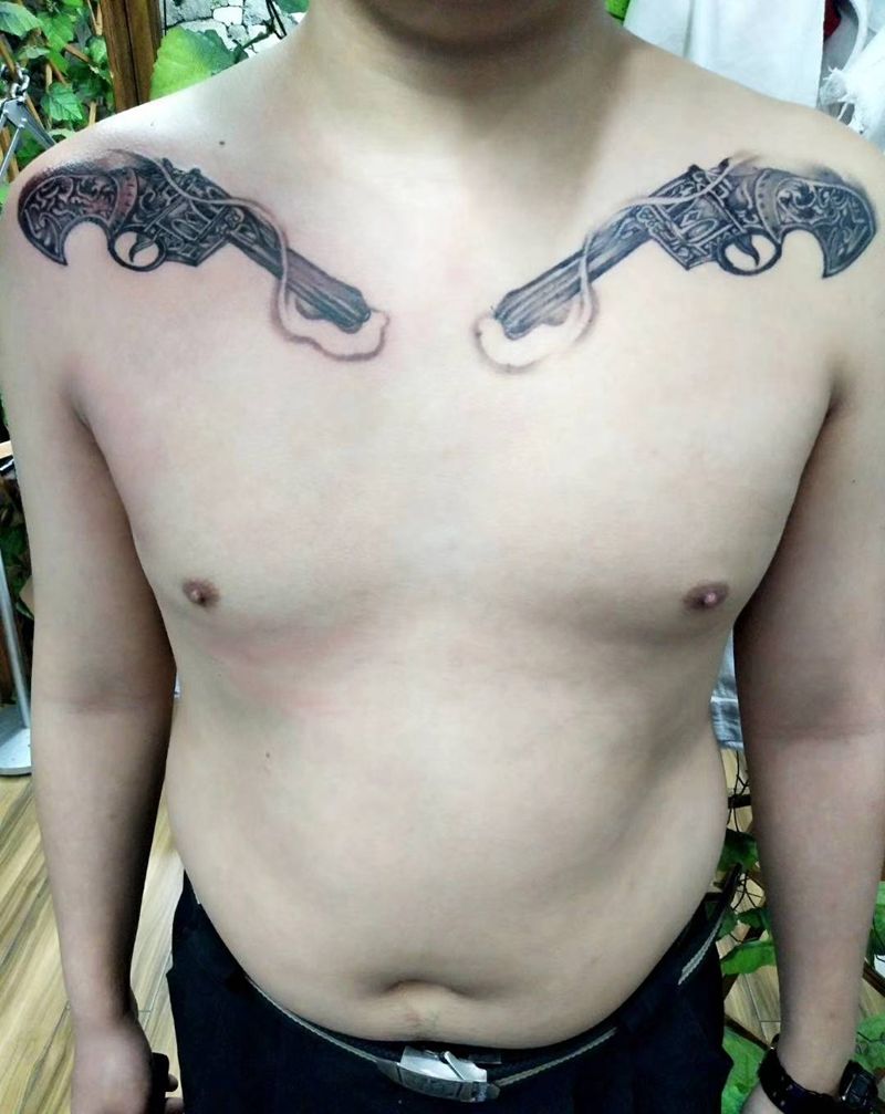 。纹身图片_胸部纹身图案