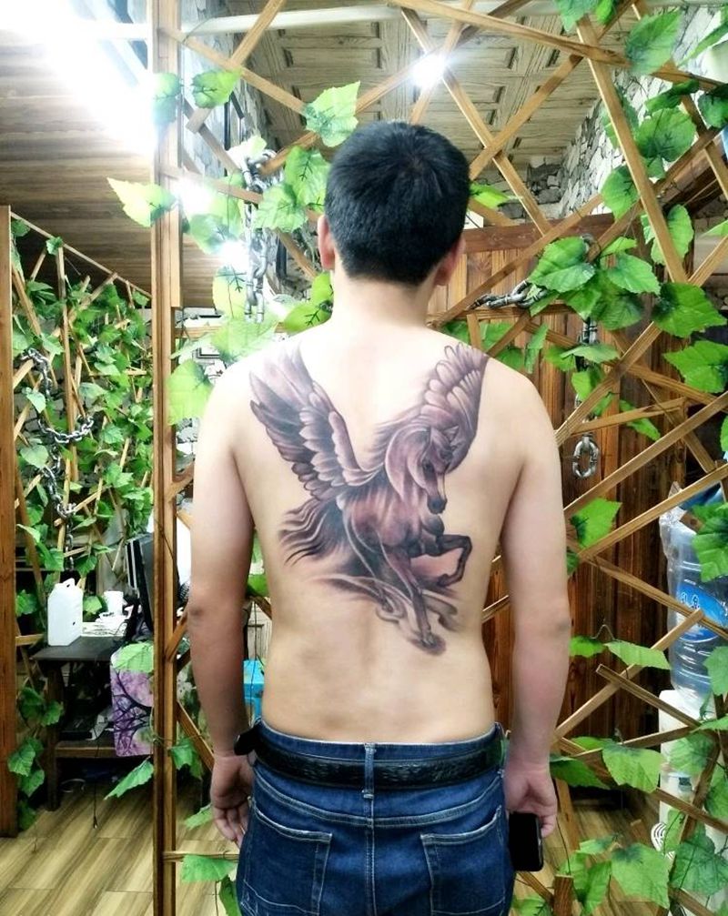 。纹身图片_背部新传统纹身图案