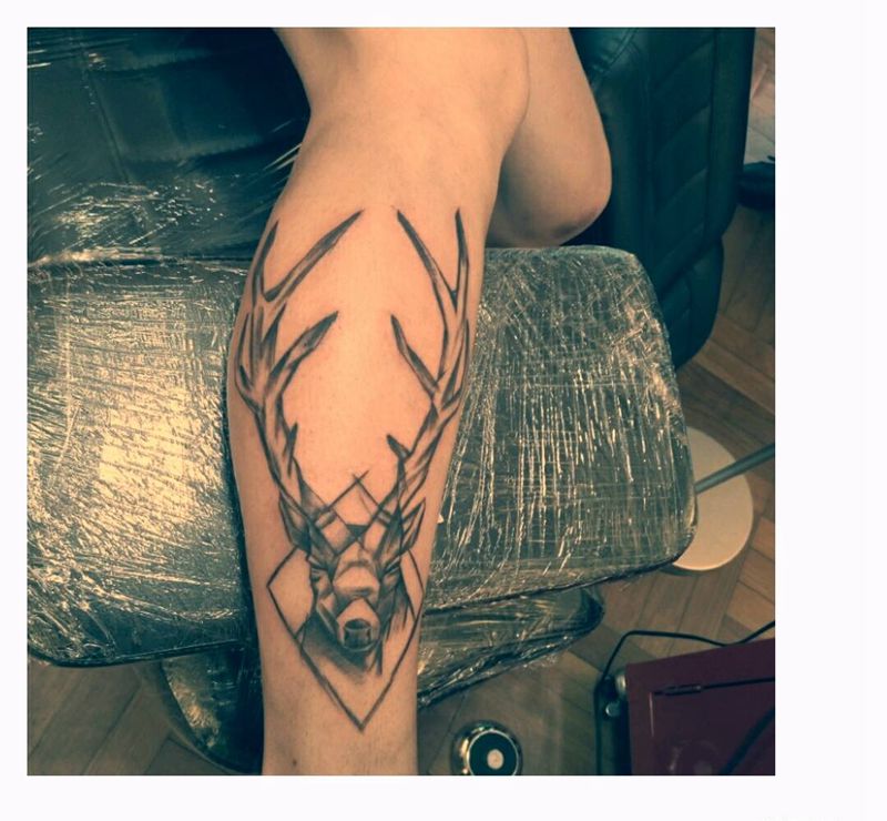 几何草稿小鹿纹身图片_手臂腿部欧美清新几何动物原创成品纹身图案