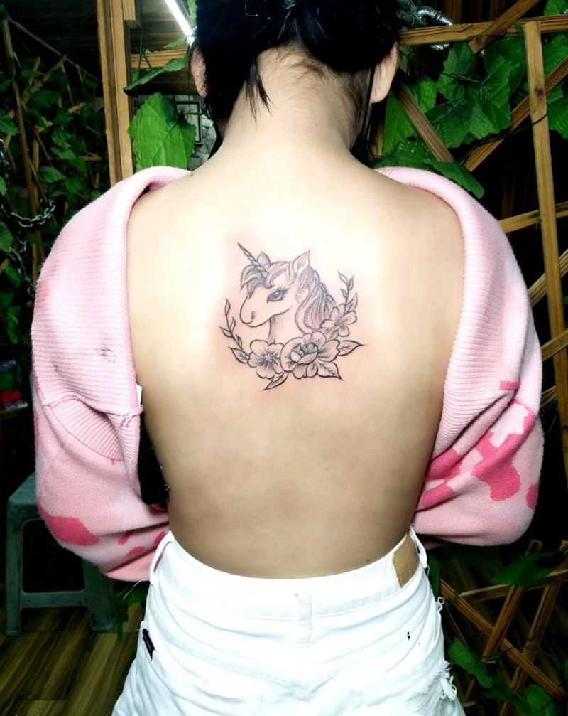 ，纹身图片_背部点刺纹身图案