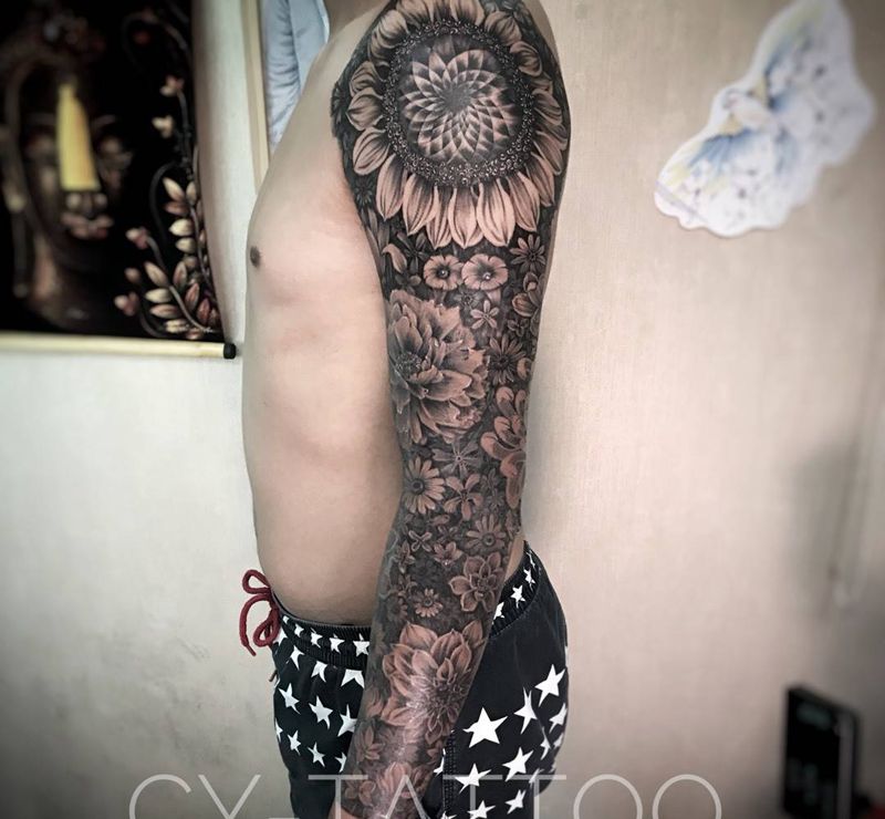 第n条花臂纹身图片_手臂肩部欧美写实点刺纹身图案