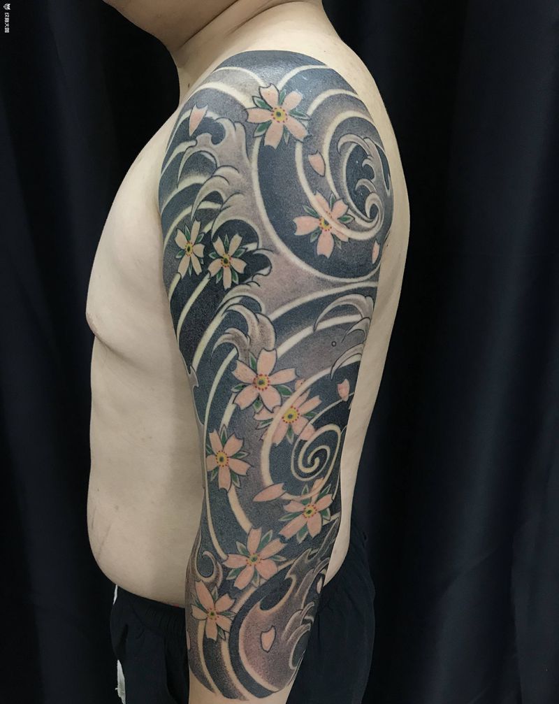 花臂纹身图片_手臂老传统纹身图案