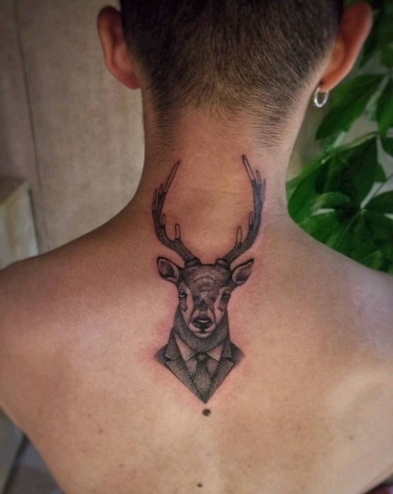 鹿纹身图片_颈部肩部手臂腿部欧美清新写实动物人物成品纹身图案