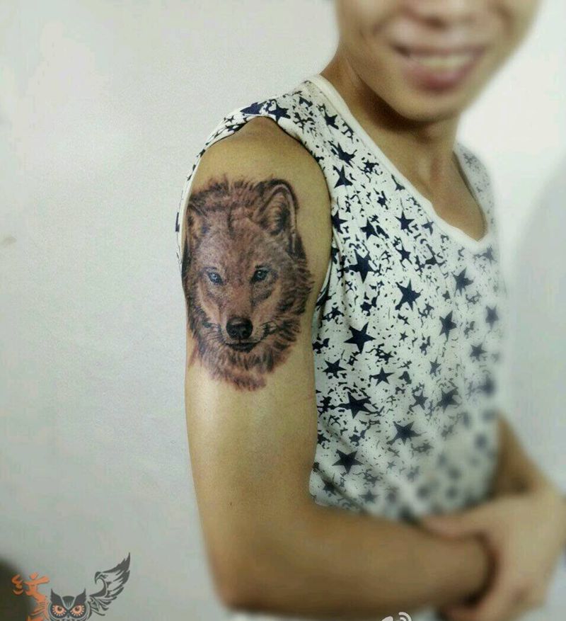 写实狼头纹身图片