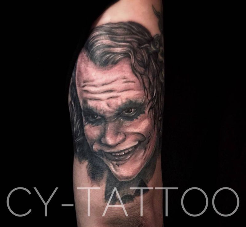 小丑纹身图片_人物欧美肖像写实手臂腿部成品纹身图案