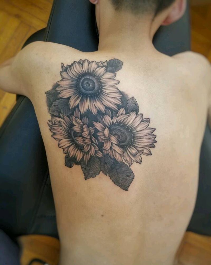 写实向日葵纹身纹身图片_肩部胸部背部欧美写实国画贴纸植物原创成品纹身图案