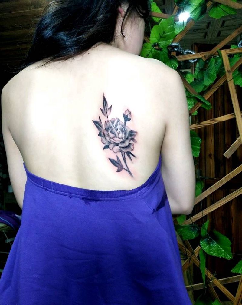 ，纹身图片_肩部点刺纹身图案