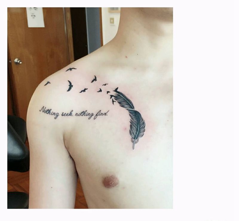 羽毛纹身纹身图片_肩部欧美清新写实植物静物原创成品纹身图案