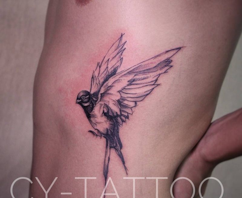 燕子纹身图片_欧美清新写实几何动物成品腰部手臂腿部纹身图案