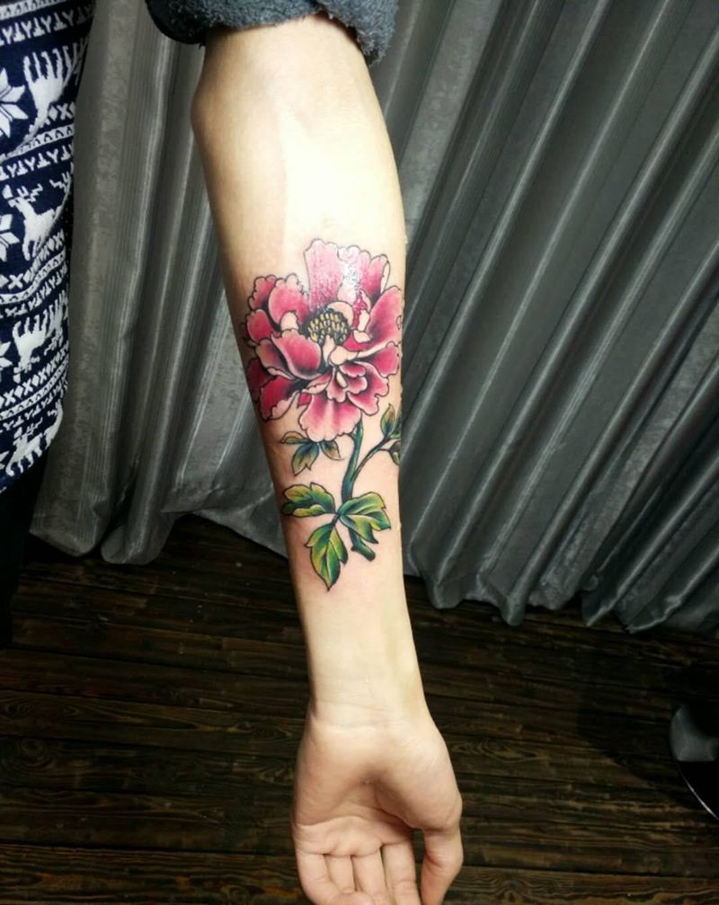 小臂牡丹纹身图片