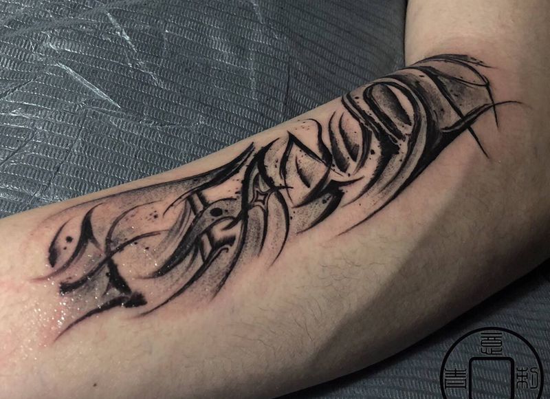 花体/待拼接纹身图片_手臂手部花体字纹身图案