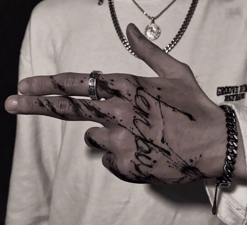 手背纹身图片_手部纹身图案