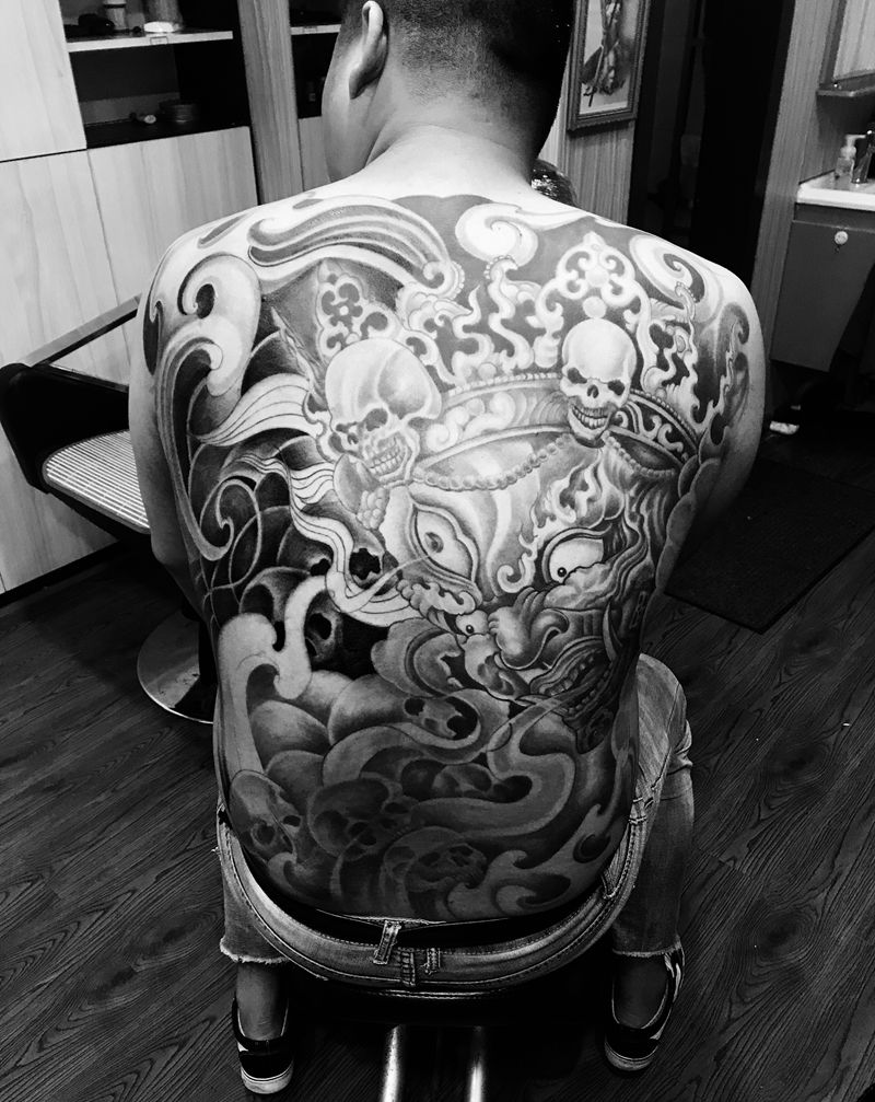 满背大黑天纹身纹身图片_背部新传统满背纹身图案