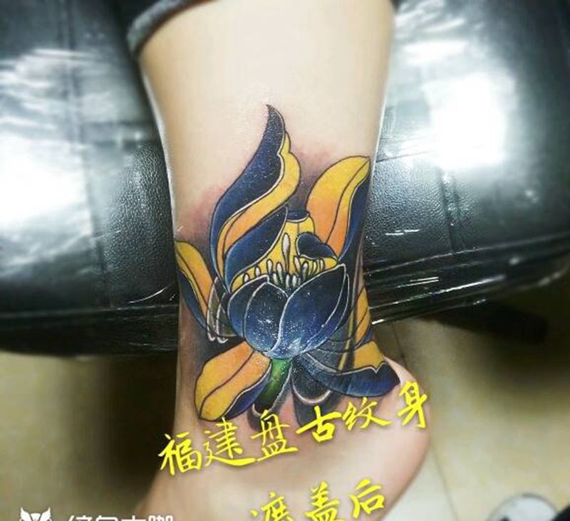 遮盖作品~荷花纹身图片_脚部传统清新成品纹身图案