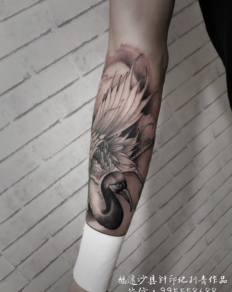 鹤纹身纹身图片_成品臀部手臂手部传统动物纹身图案