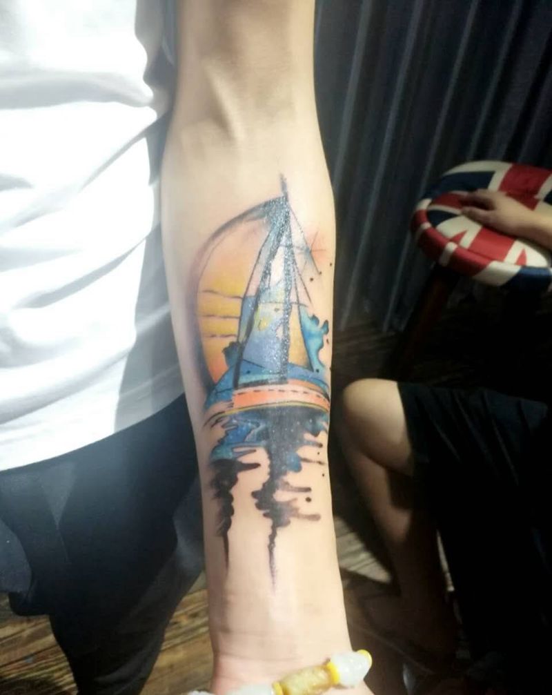 小臂泼墨 帆船纹身图片