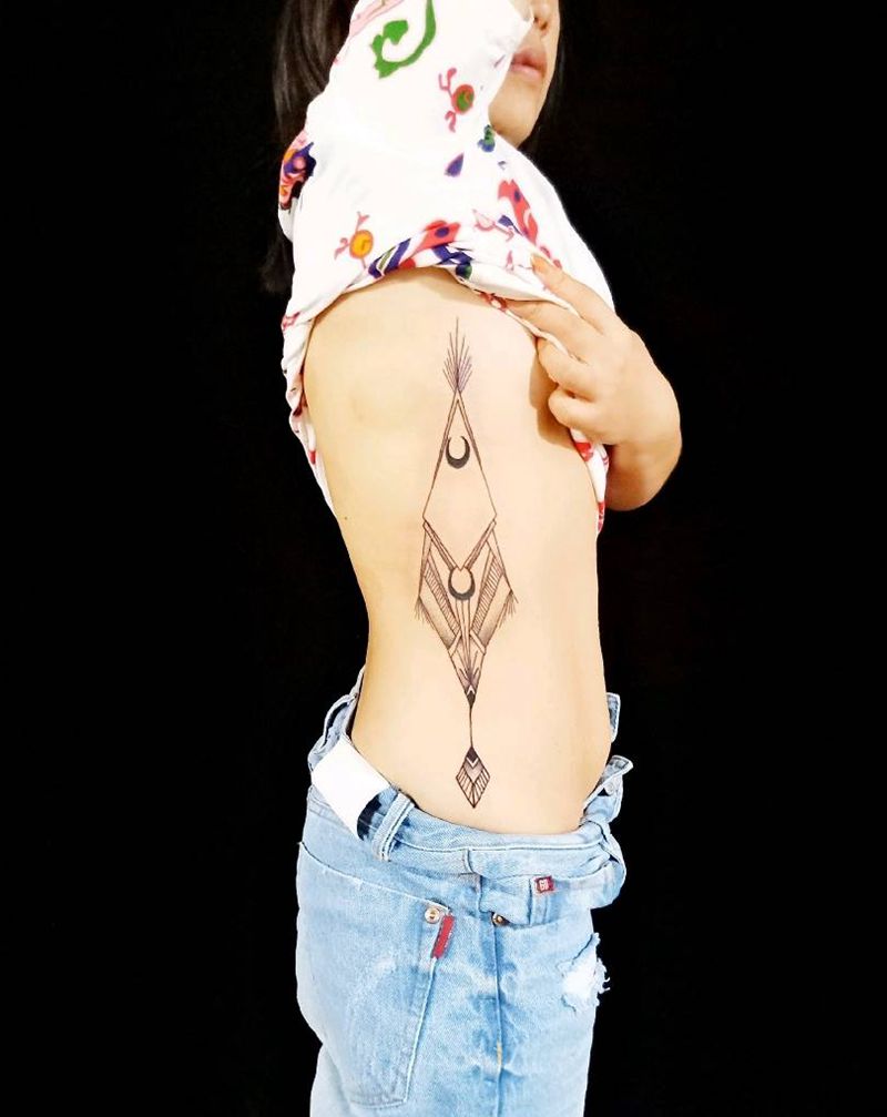 几何图形纹身图片_腰部几何纹身图案