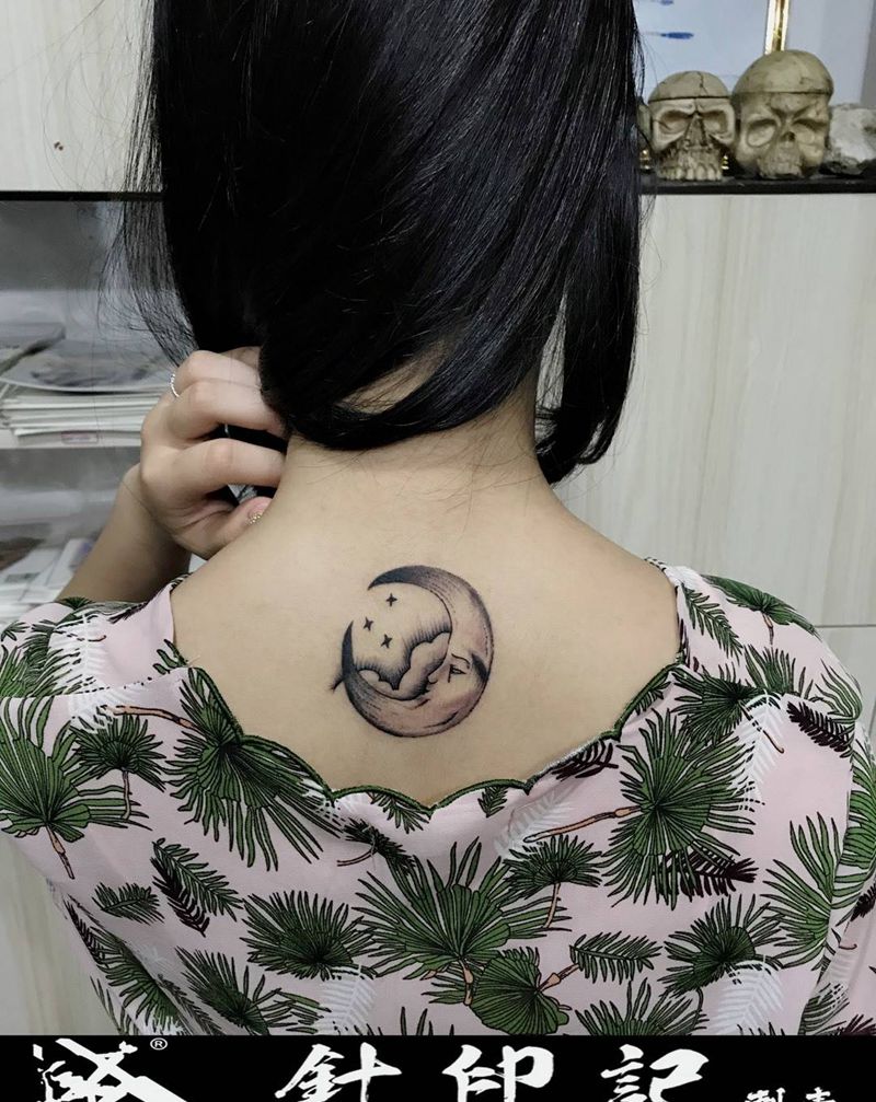 月亮纹身图片