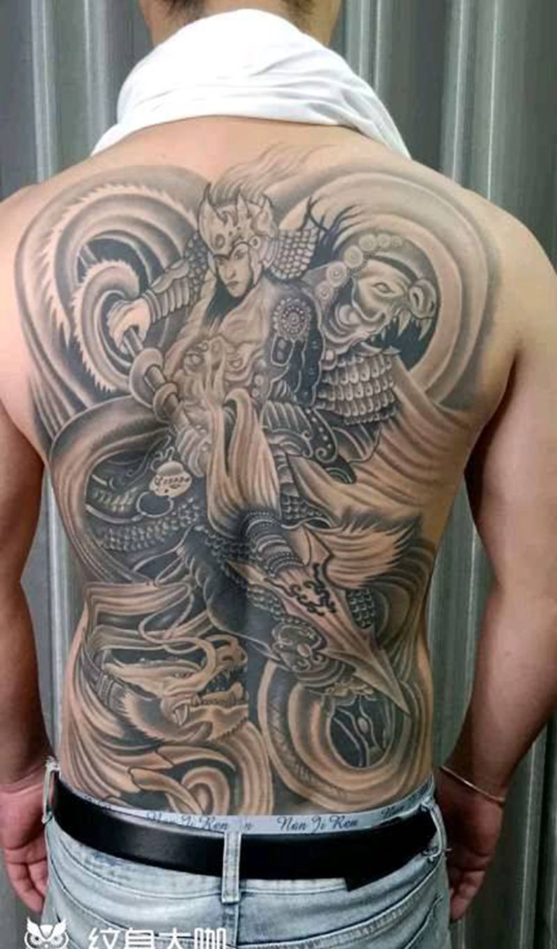 恢复一年满背赵子龙纹身图片_背部新传统纹身图案