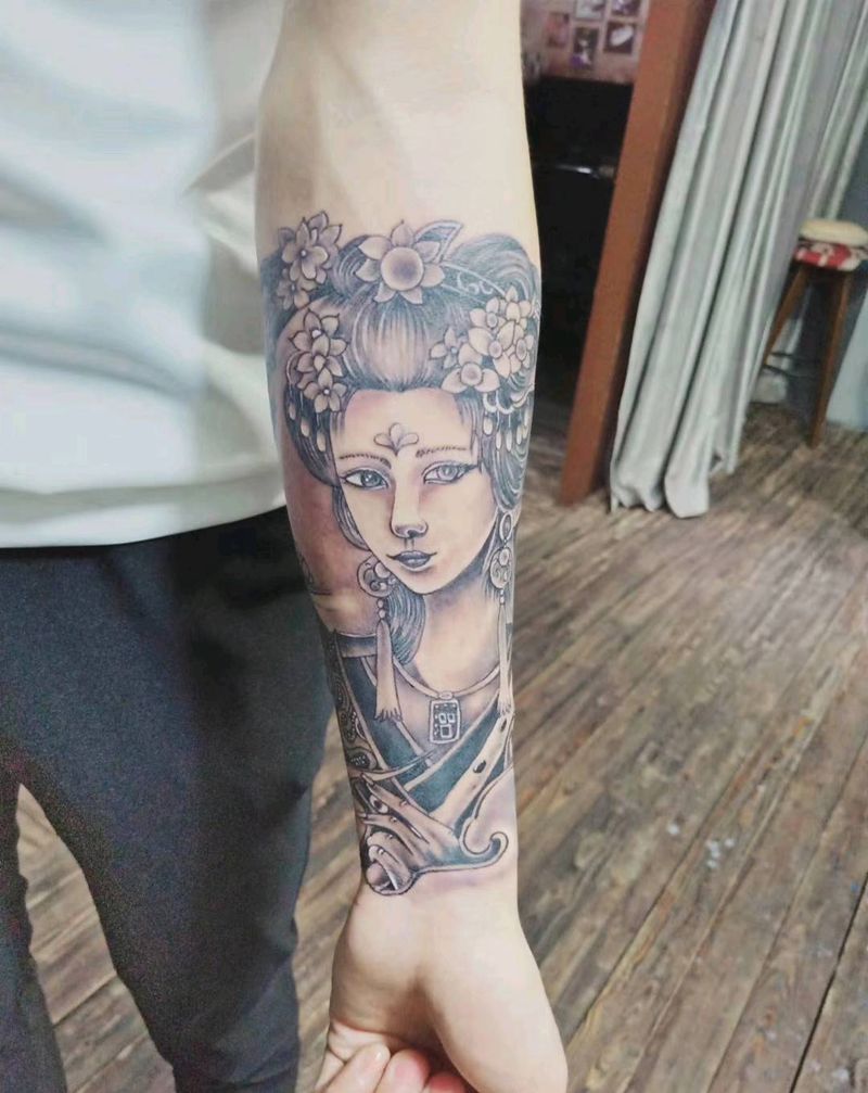 艺妓包小臂纹身图片