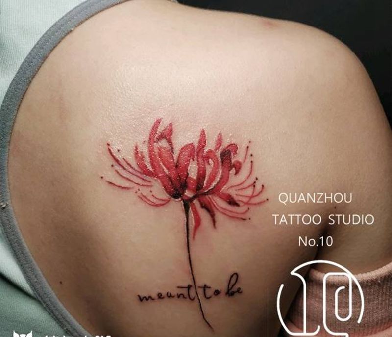 彼岸花纹身图片_背部水彩纹身图案