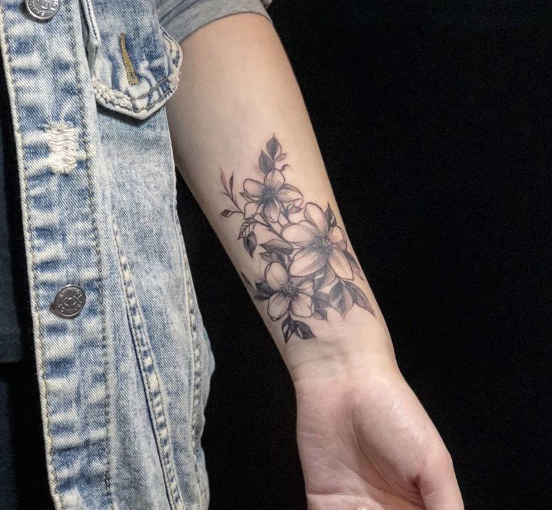 素花纹身图片_手臂手部纹身图案
