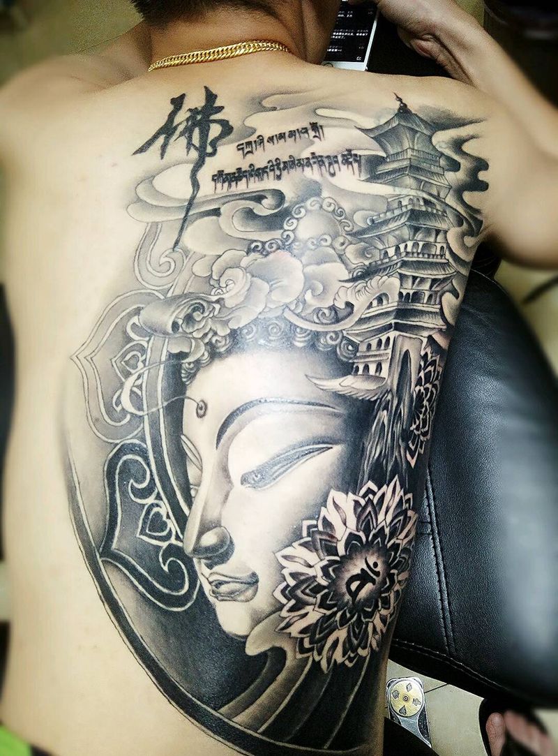 半背佛纹身图片