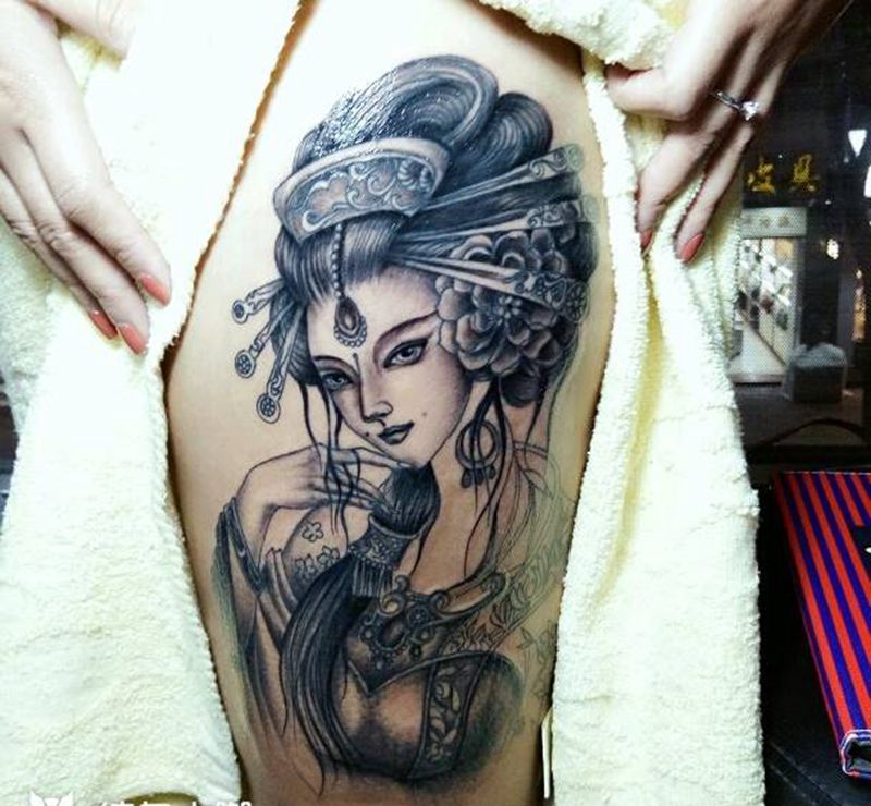 明月~未完成纹身图片